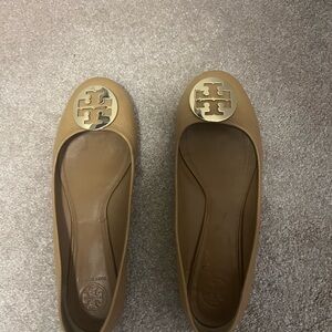 Tory Burch Tan Leather Flats with Logo Medallion